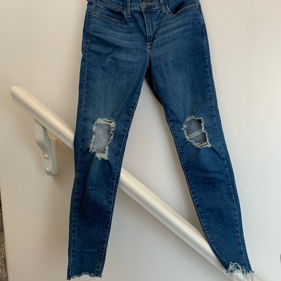 Ripped Skinny Jeans. LEVI’S 710 style. Size 27 - Picture 1 of 3